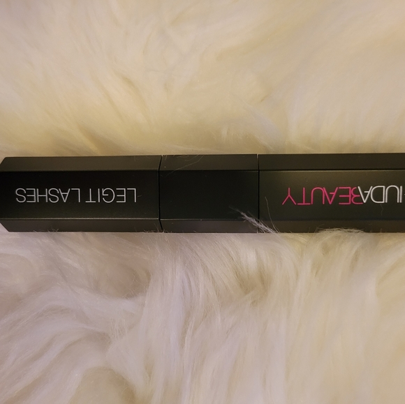 SOLD HUDA BEAUTYLegit Lashes in Vanta Black - Picture 4 of 4